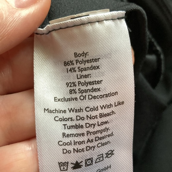 EDDIE BAUER athletic black skirt with attached shorts. With pockets. Size T2XL - Picture 13 of 13